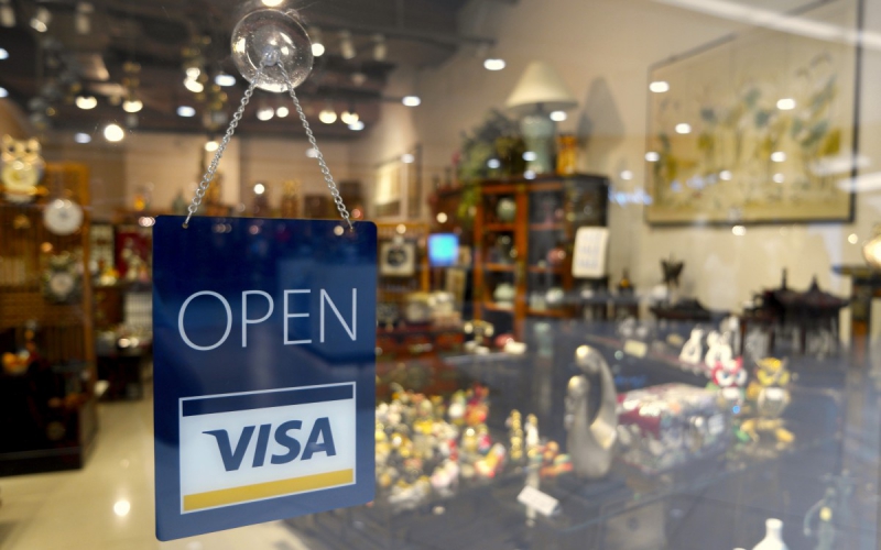 boutique-VILLEFRANCHE SUR MER-min_open_sign_visa_sign_open_store_sign_visa_credit_card_business-810443